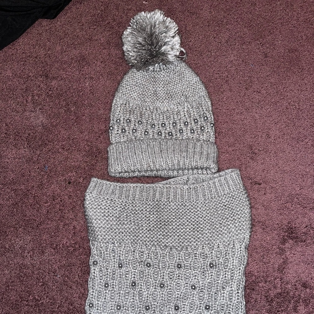 Betsey Johnson neck wrap and beanie set